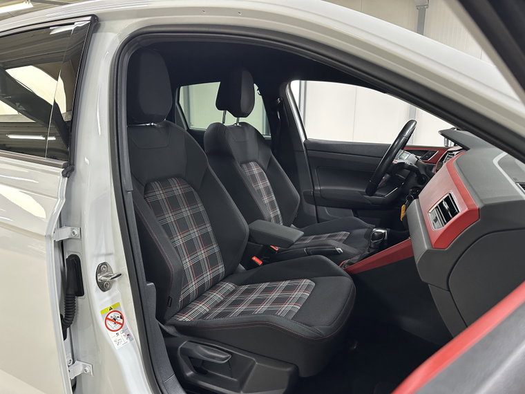 Vehicle Image 28