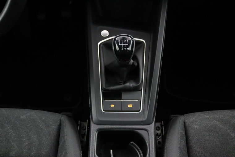 Vehicle Image 26