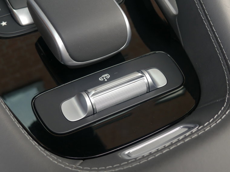 Vehicle Image 38