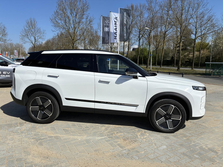 Vehicle Image 17
