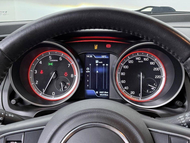 Vehicle Image 12
