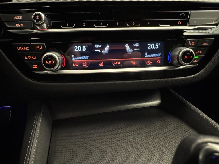 Vehicle Image 37
