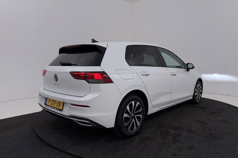 Vehicle Image 42