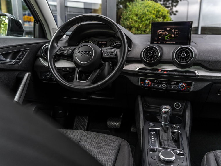 Vehicle Image 22