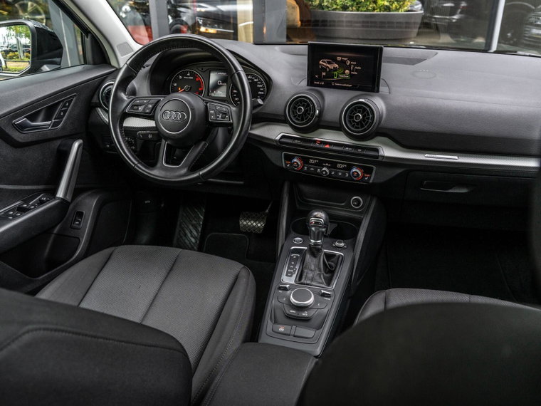 Vehicle Image 30
