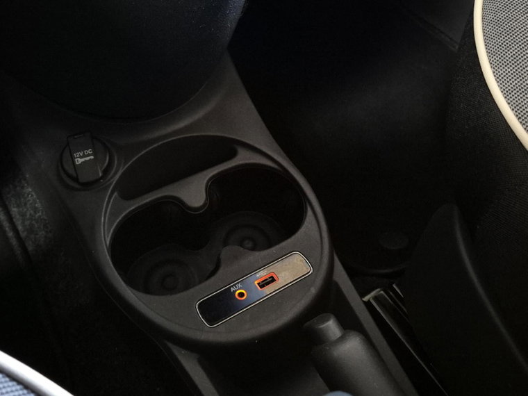 Vehicle Image 21