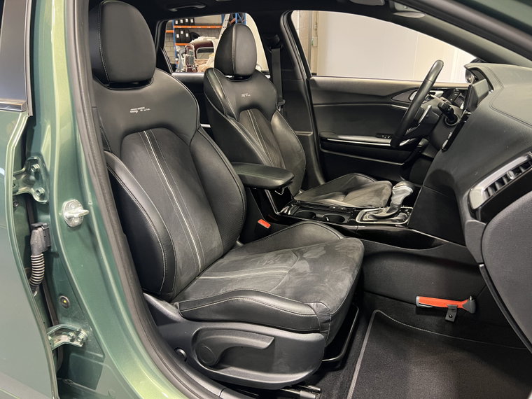 Vehicle Image 36