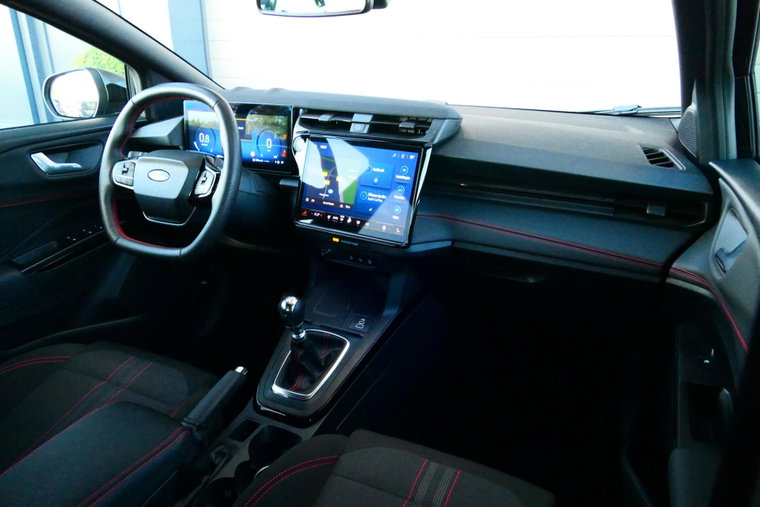 Vehicle Image 18
