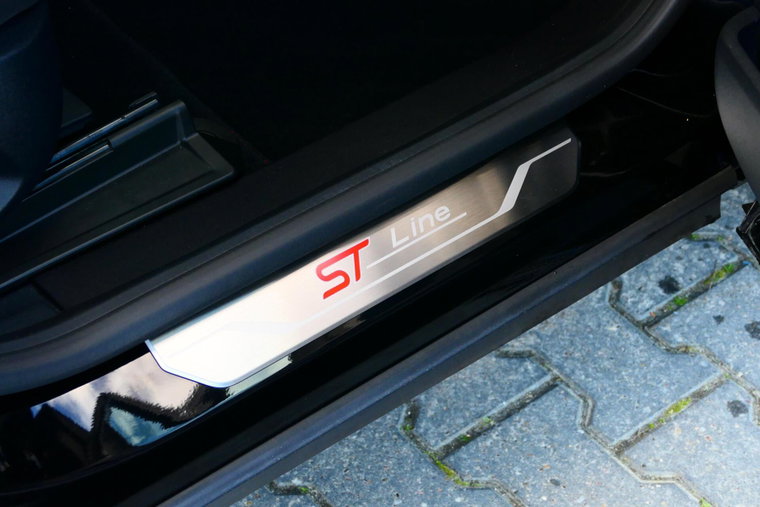 Vehicle Image 48