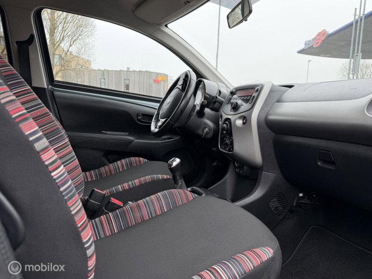 Vehicle Image 19