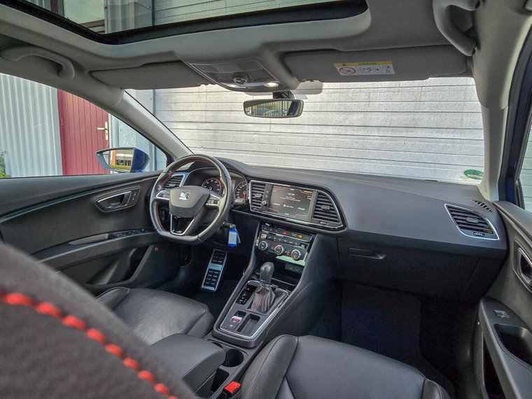 Vehicle Image 32