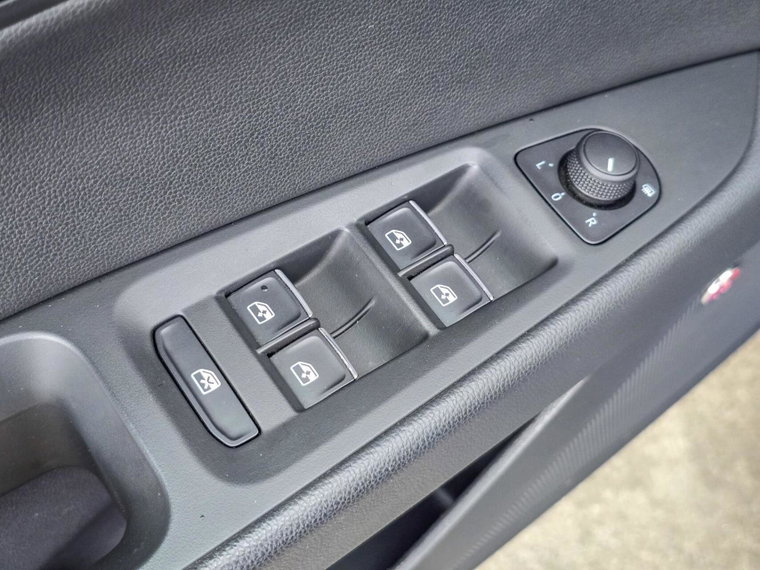 Vehicle Image 52