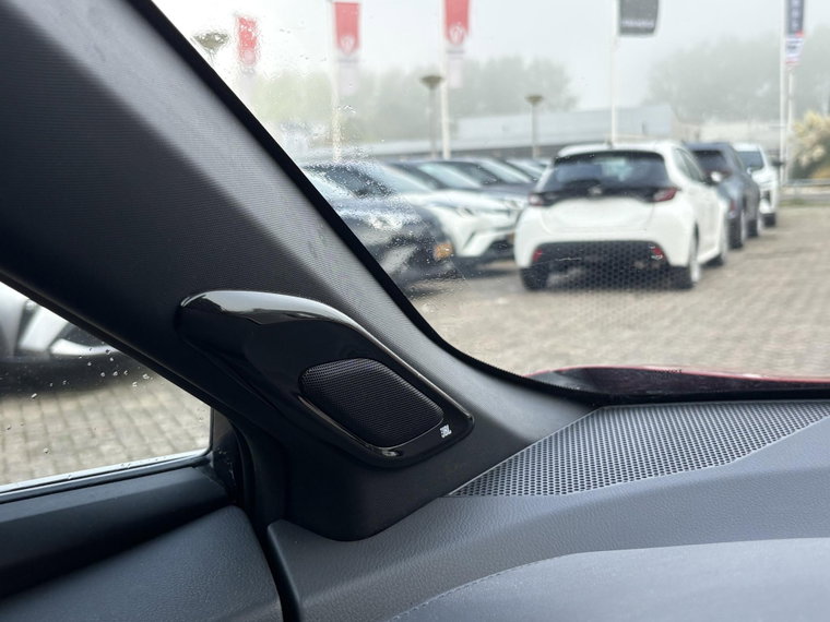 Vehicle Image 23