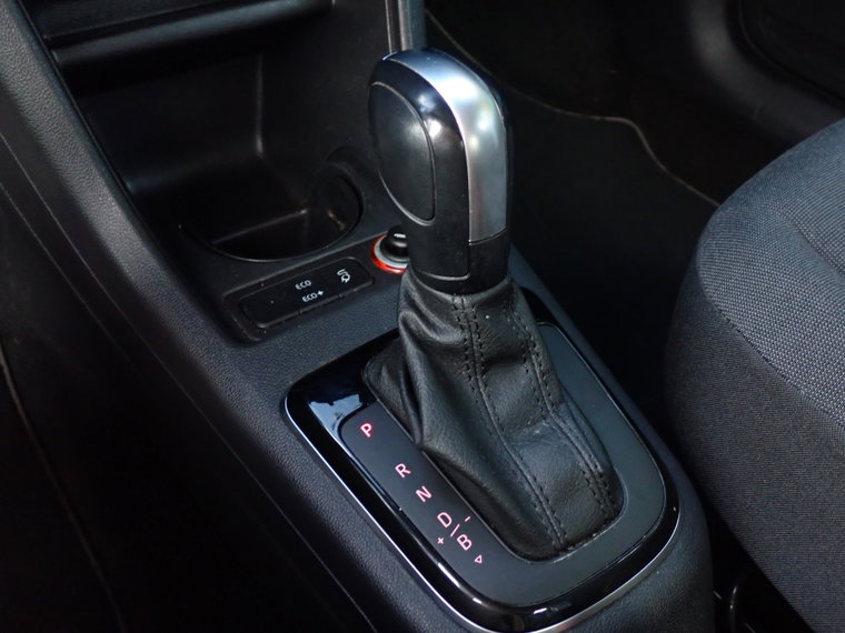 Vehicle Image 26