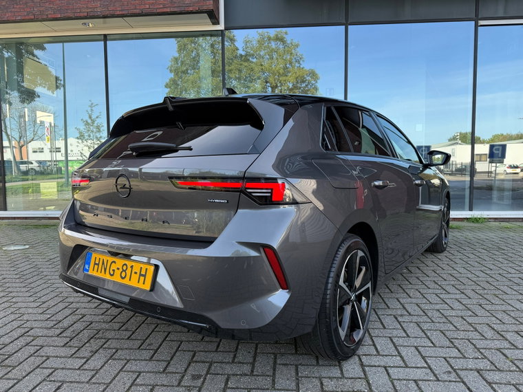 Vehicle Image 25