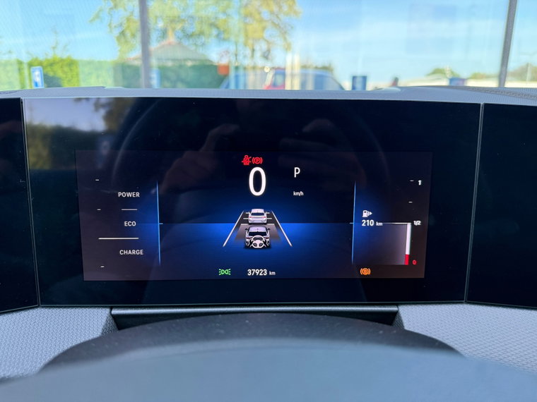 Vehicle Image 30