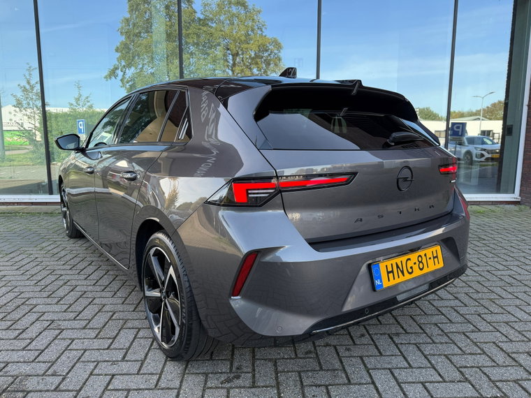 Vehicle Image 32