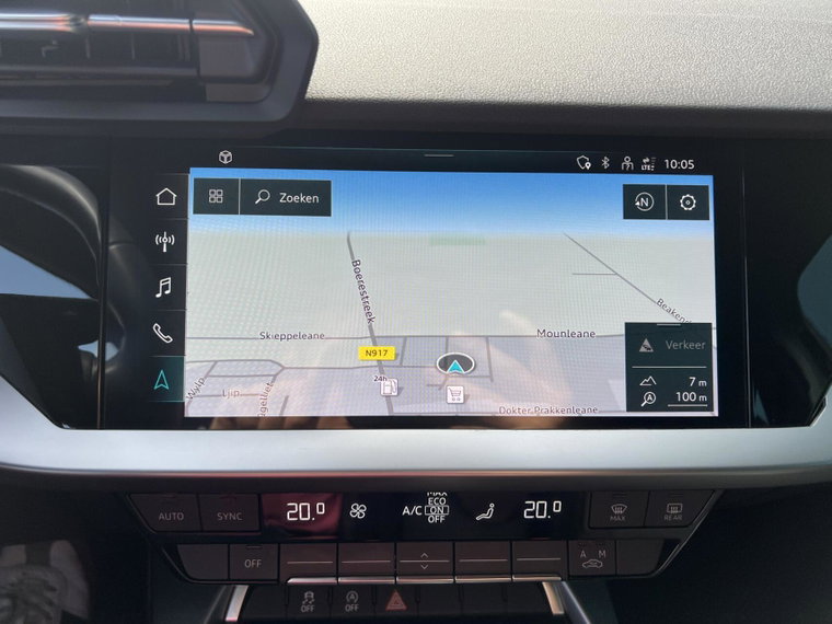 Vehicle Image 25