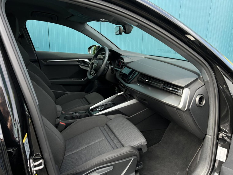 Vehicle Image 31
