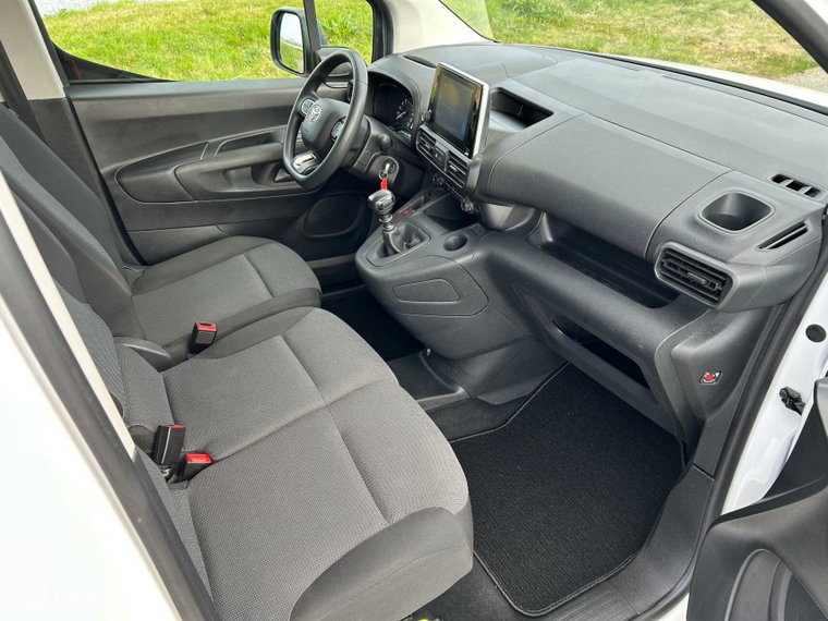 Vehicle Image 26
