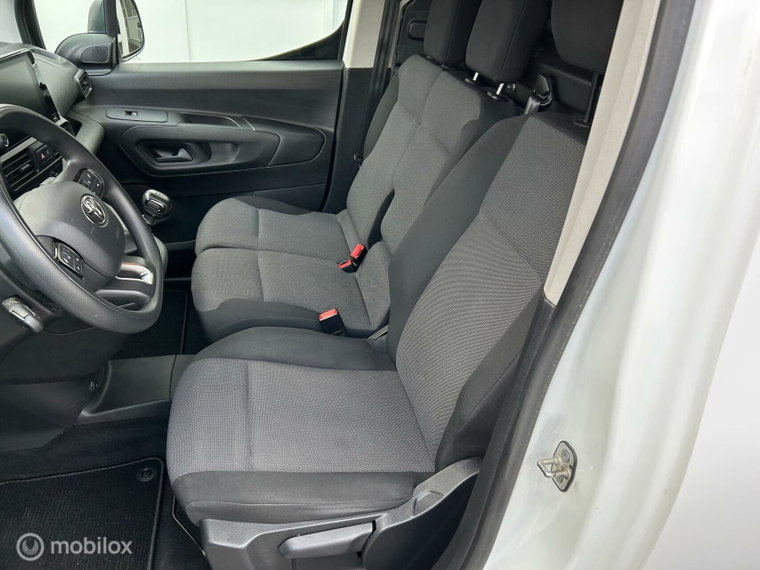 Vehicle Image 35