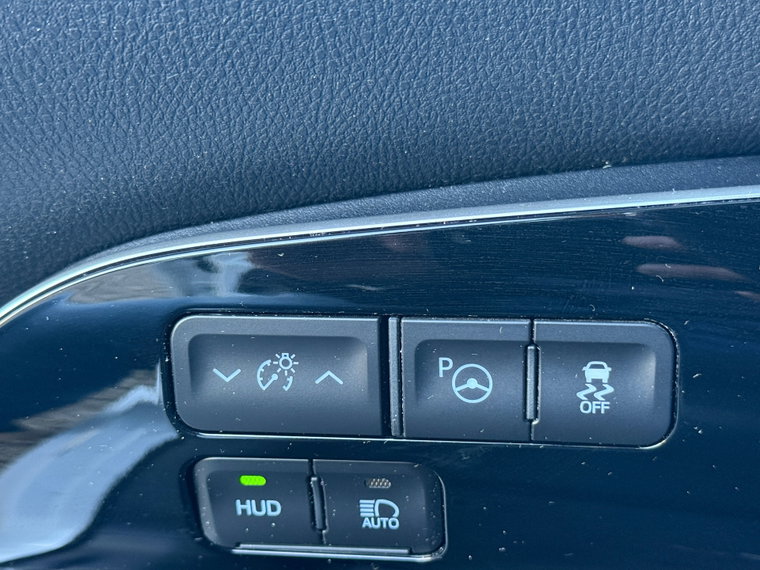 Vehicle Image 24