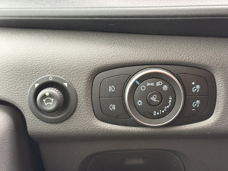 Vehicle Image 26