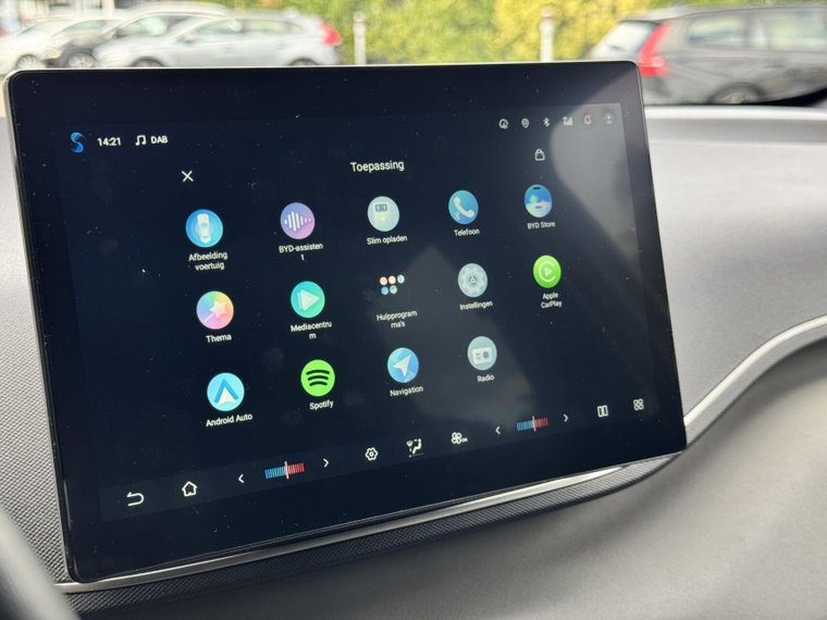 Vehicle Image 14