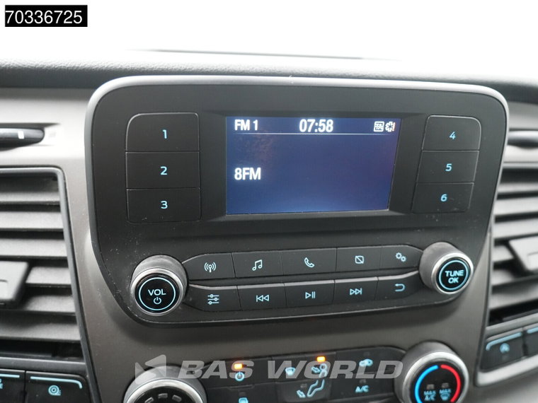 Vehicle Image 26