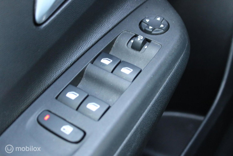 Vehicle Image 27