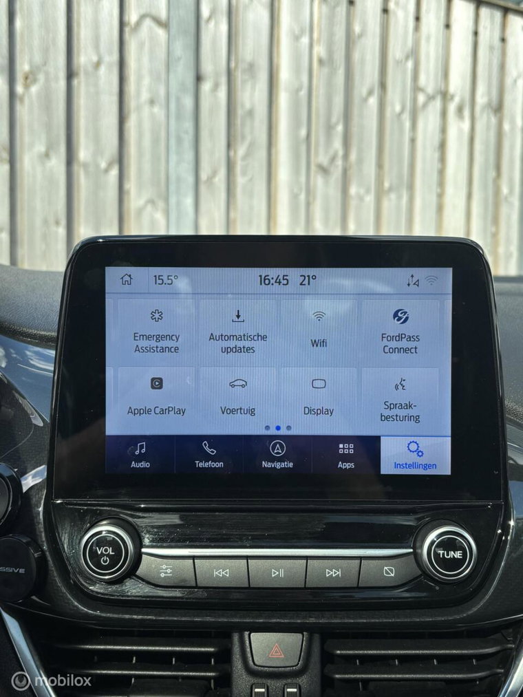 Vehicle Image 16
