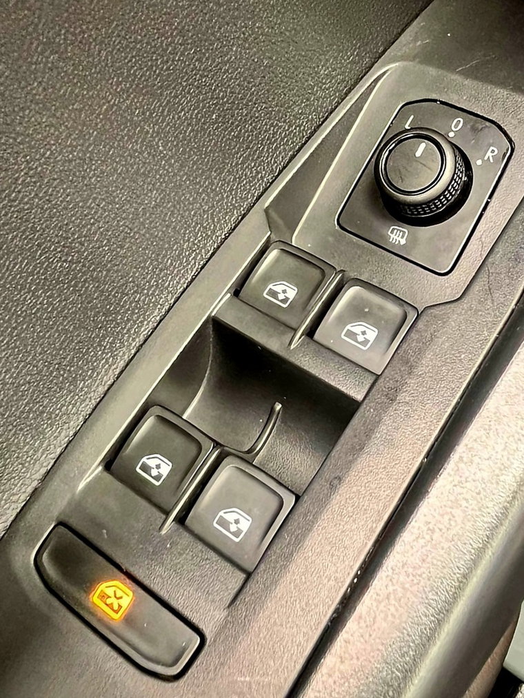 Vehicle Image 29