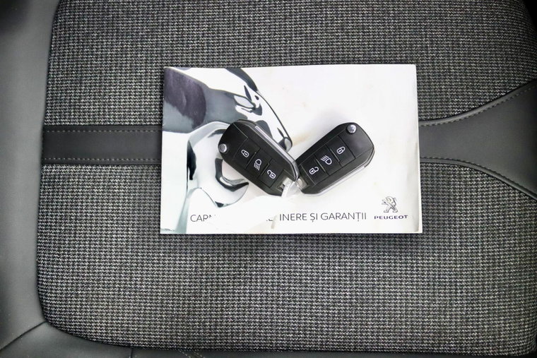 Vehicle Image 30