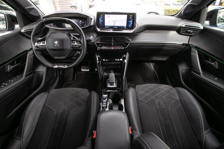 Vehicle Image 14