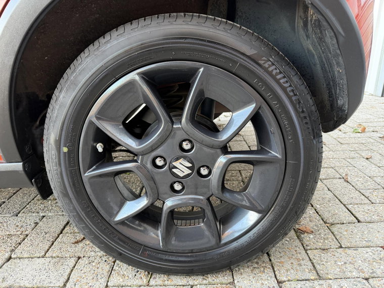 Vehicle Image 17