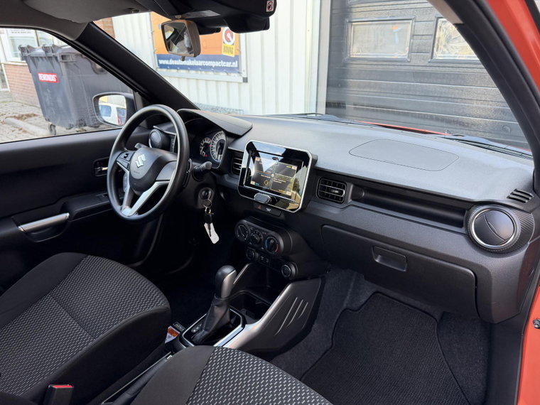 Vehicle Image 25