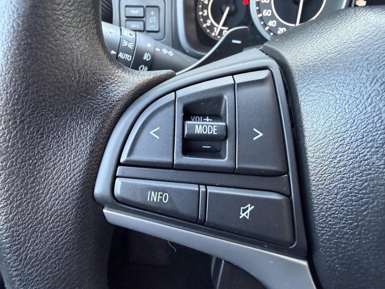 Vehicle Image 32