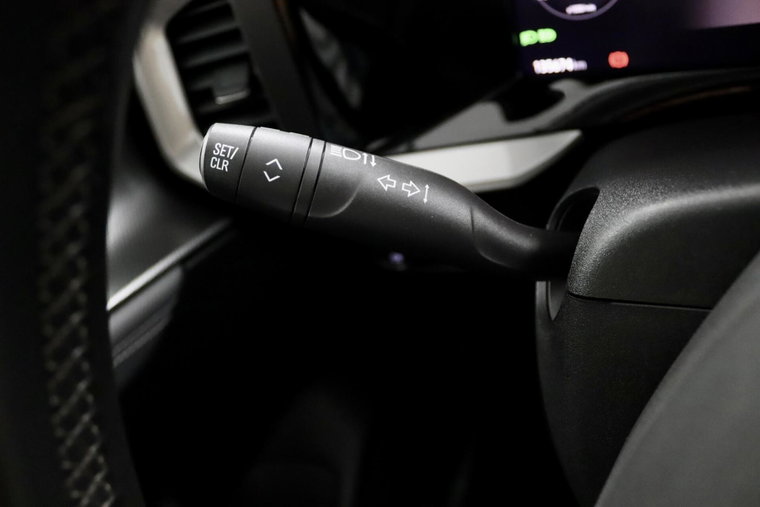 Vehicle Image 40