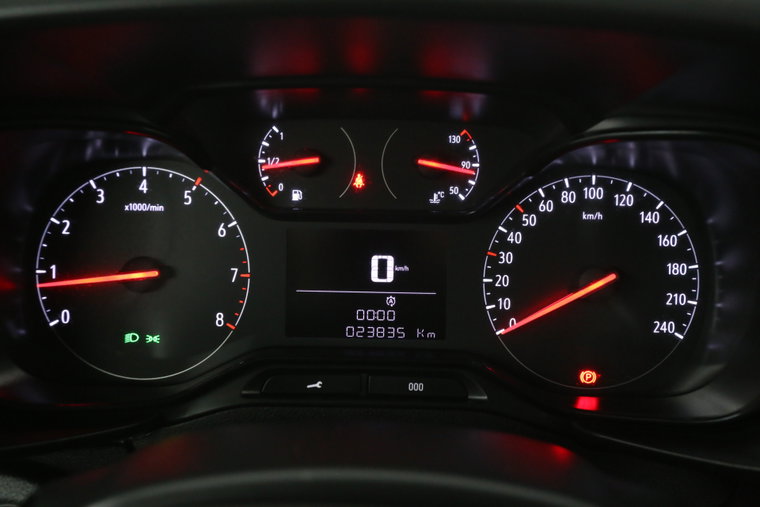 Vehicle Image 12