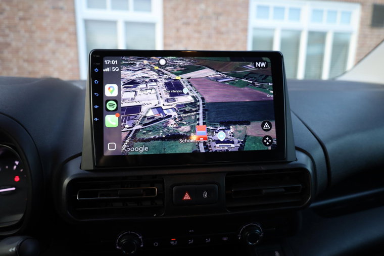 Vehicle Image 13