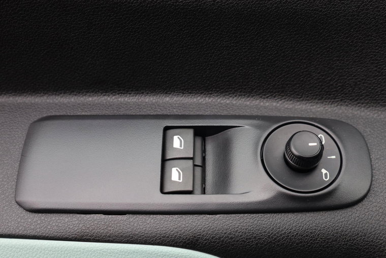 Vehicle Image 38