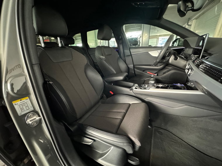 Vehicle Image 30