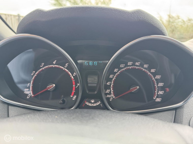 Vehicle Image 16