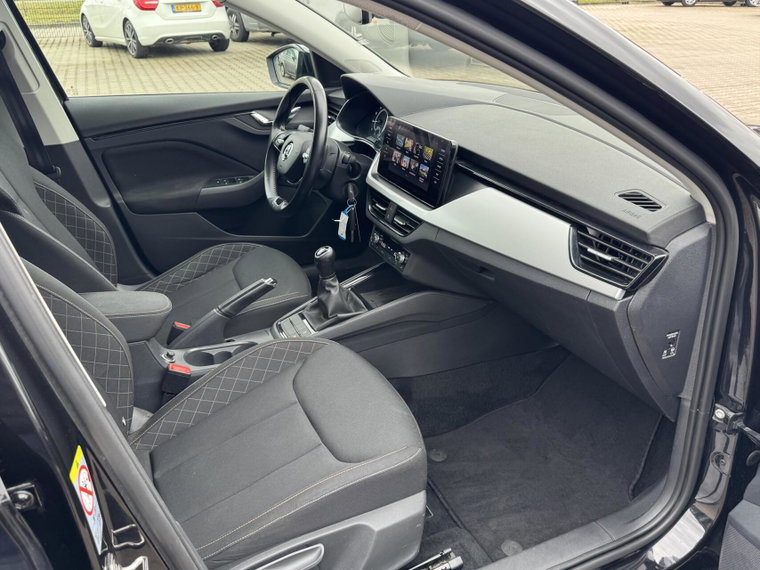 Vehicle Image 11
