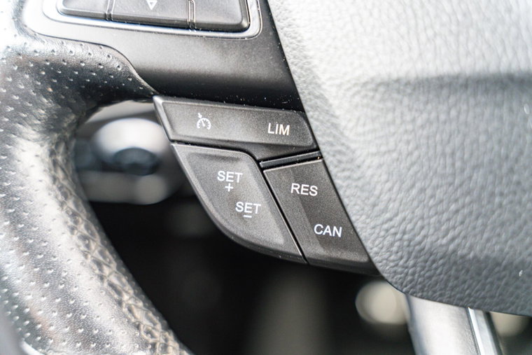 Vehicle Image 25