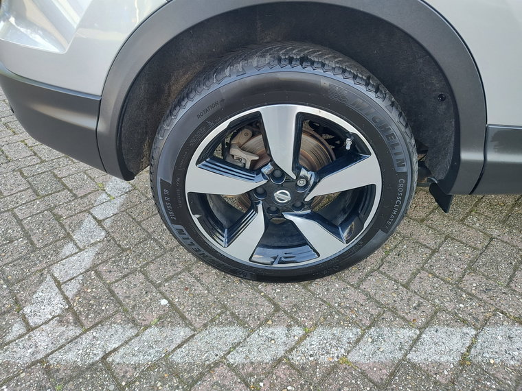 Vehicle Image 32