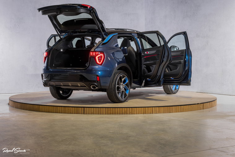 Vehicle Image 9