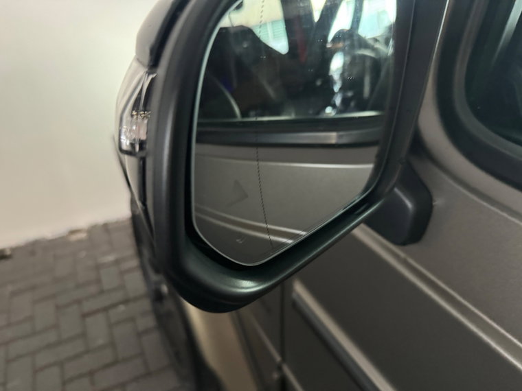 Vehicle Image 34