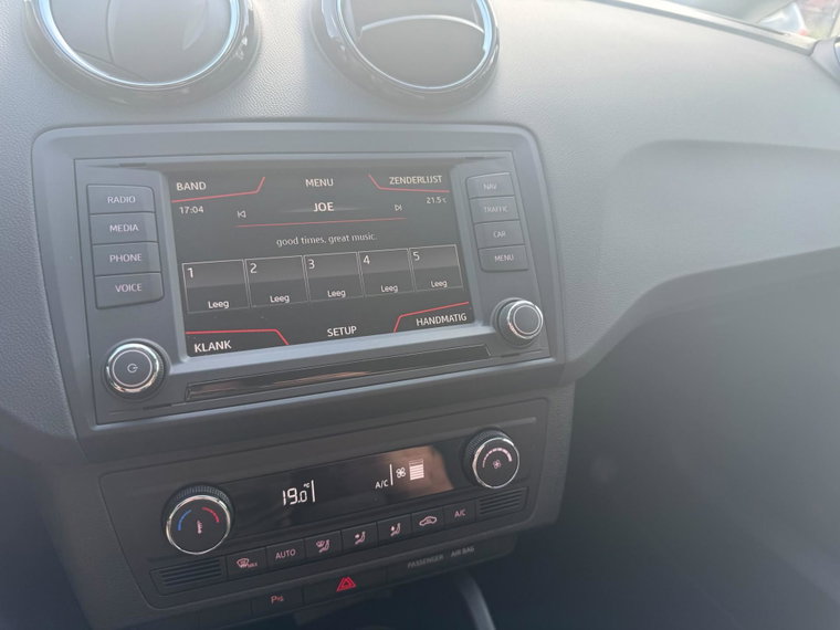 Vehicle Image 26