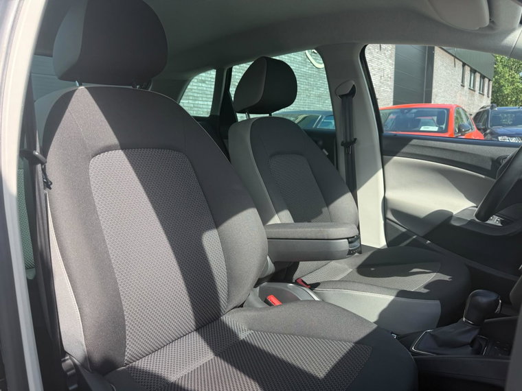 Vehicle Image 38